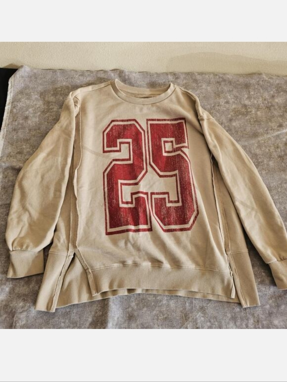 Goodie Two Sleeves Beige Crewneck Graphic "25" Sweatshirt Size L
